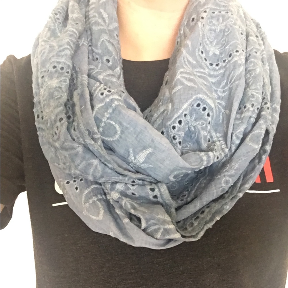 Loft scarf
